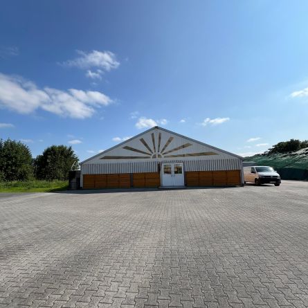 Zelt außen Weitwinkel